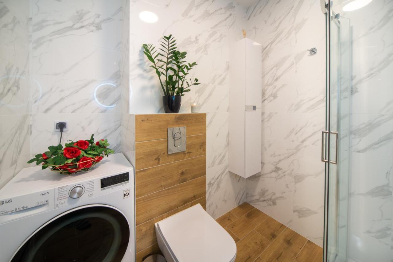 Maya'S Flats & Resorts 49 - Spacious 3 Rooms Apartment In Szafarnia Gdansk Gdańsk Exterior foto