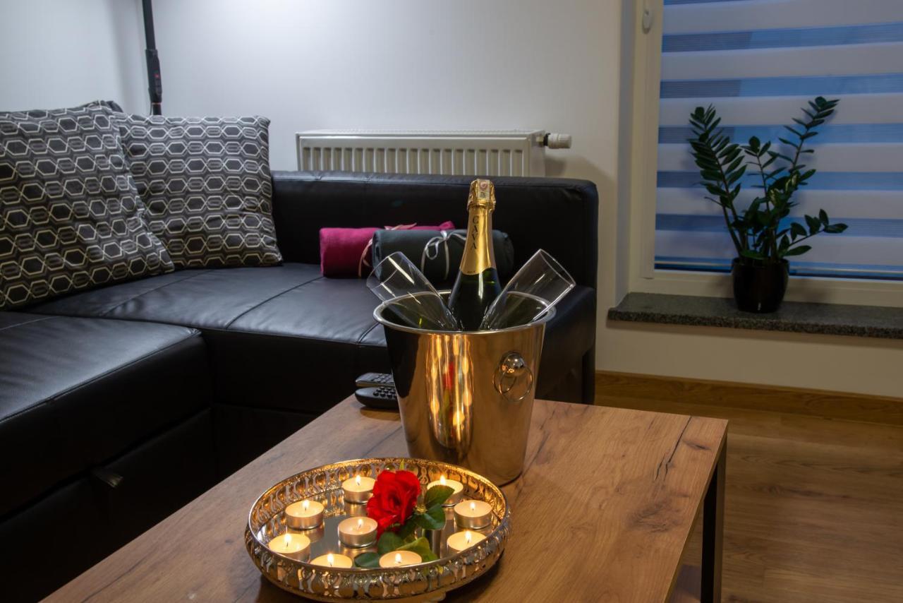 Maya'S Flats & Resorts 49 - Spacious 3 Rooms Apartment In Szafarnia Gdansk Gdańsk Exterior foto